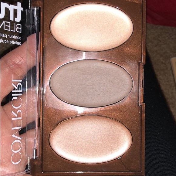 COVERGIRL® truBLEND Contour Palette - Picture 2 of 5